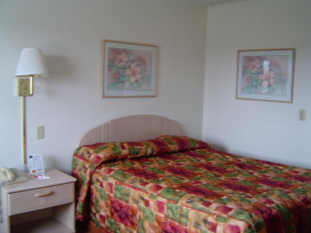 Heritage Inn Mansfield Room photo
